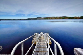 Lakefront Cottage Close to Bar Harbor on 8 acres